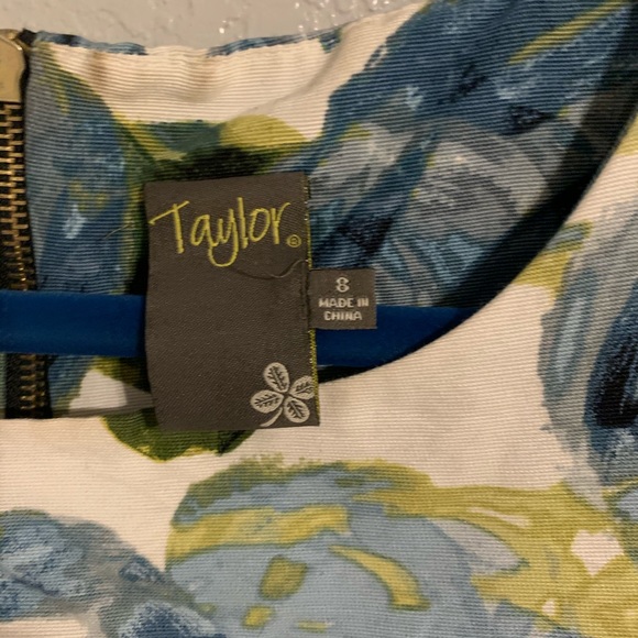 Print Bengaline Dress with POCKETS
TAYLOR DRESSES - Picture 3 of 4